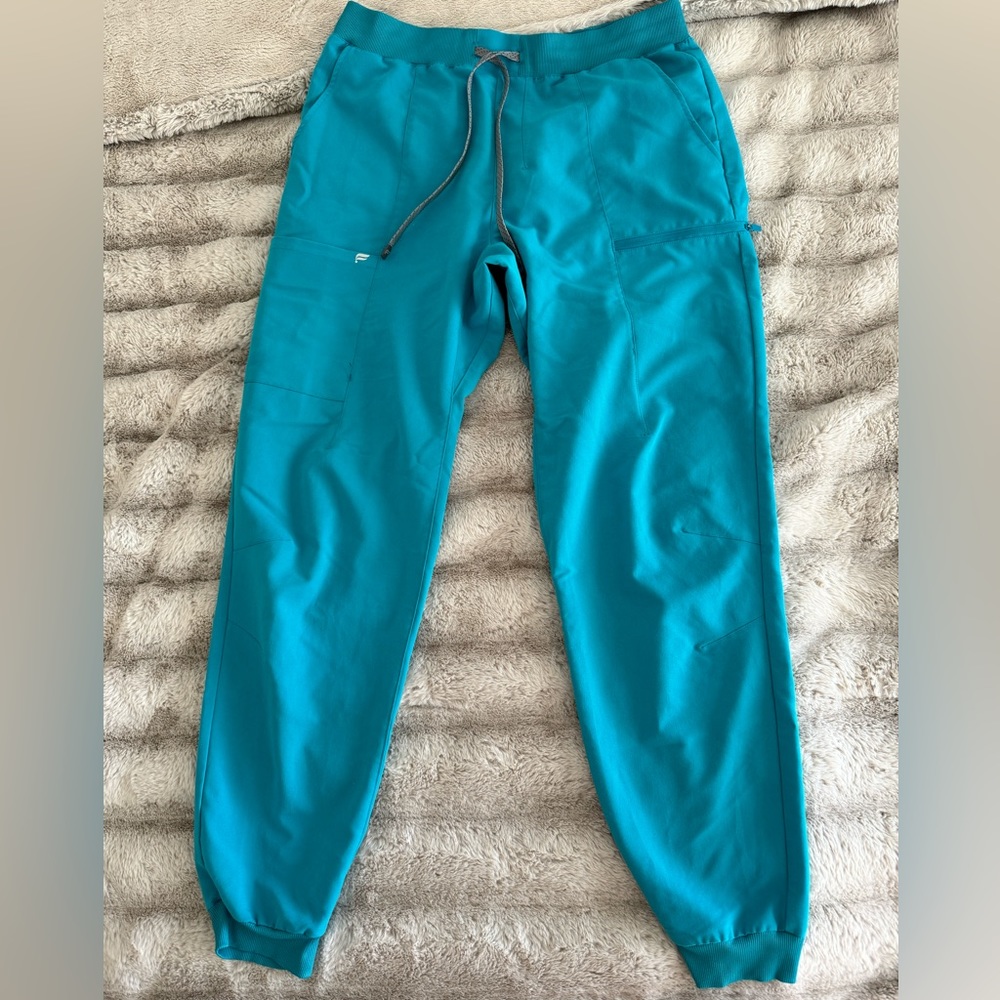Fabletics scrubs